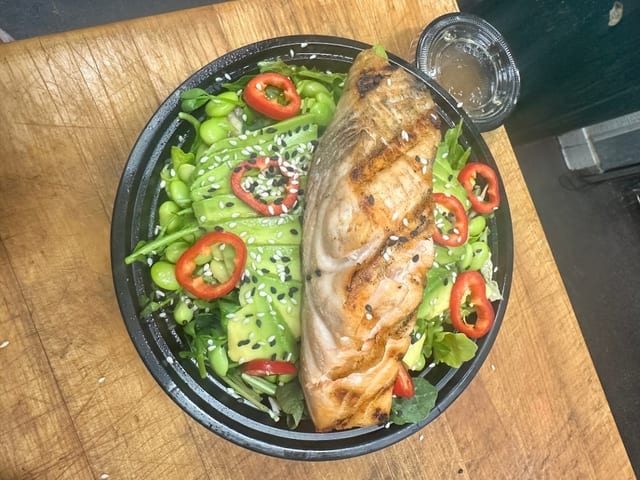 Grilled salmon Japanese salad.